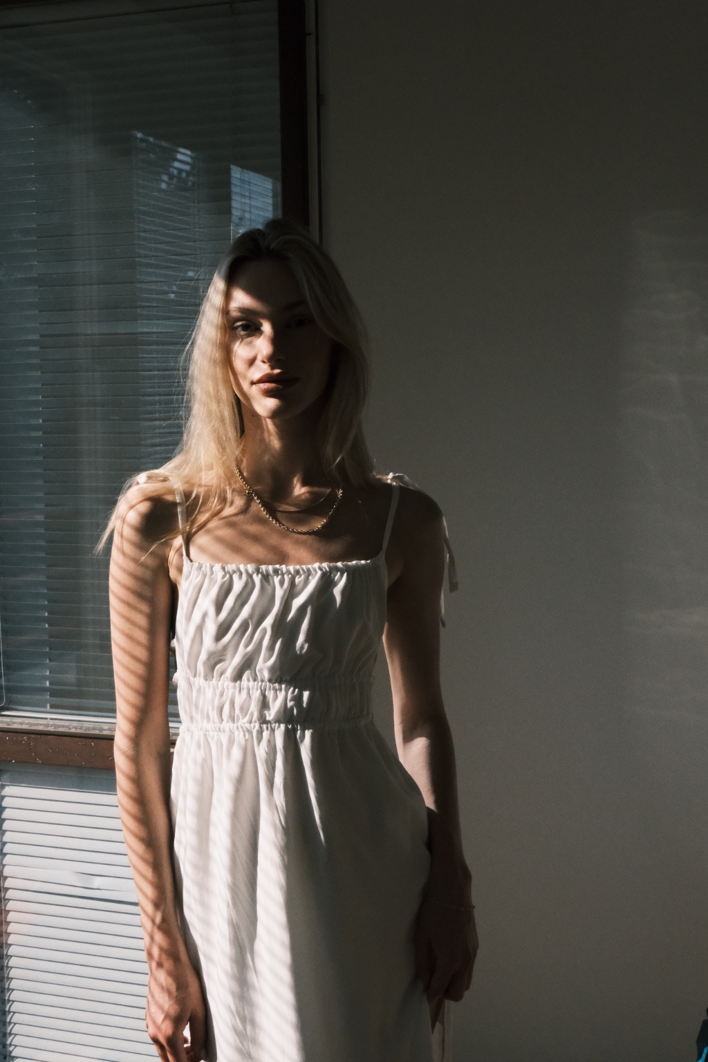 Šaty cut out maxi