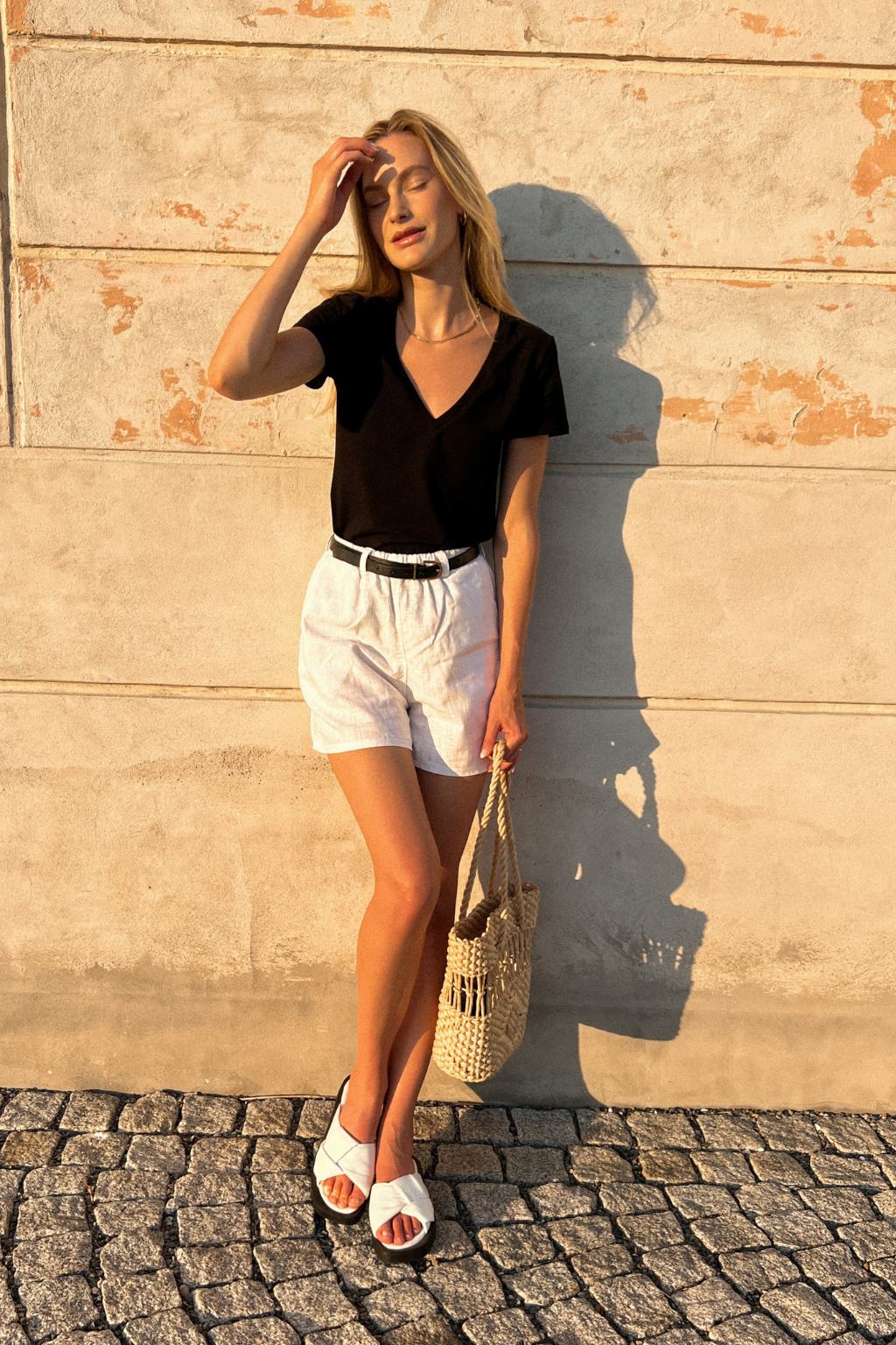 Tričko s výstřihem do V