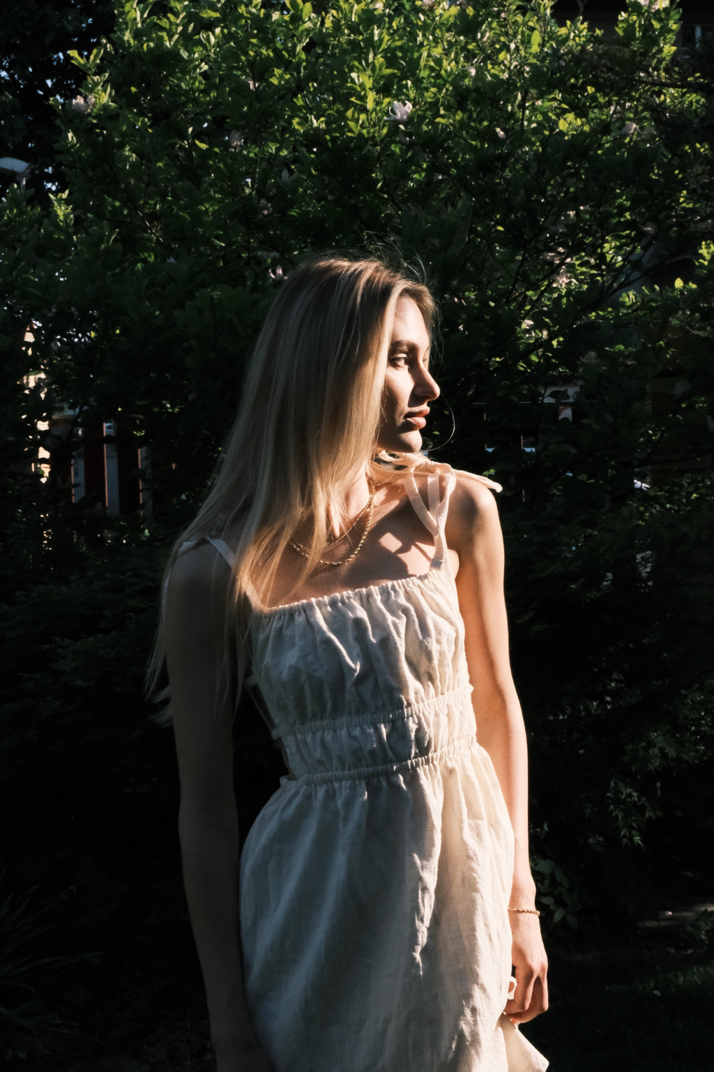 Šaty cut out maxi
